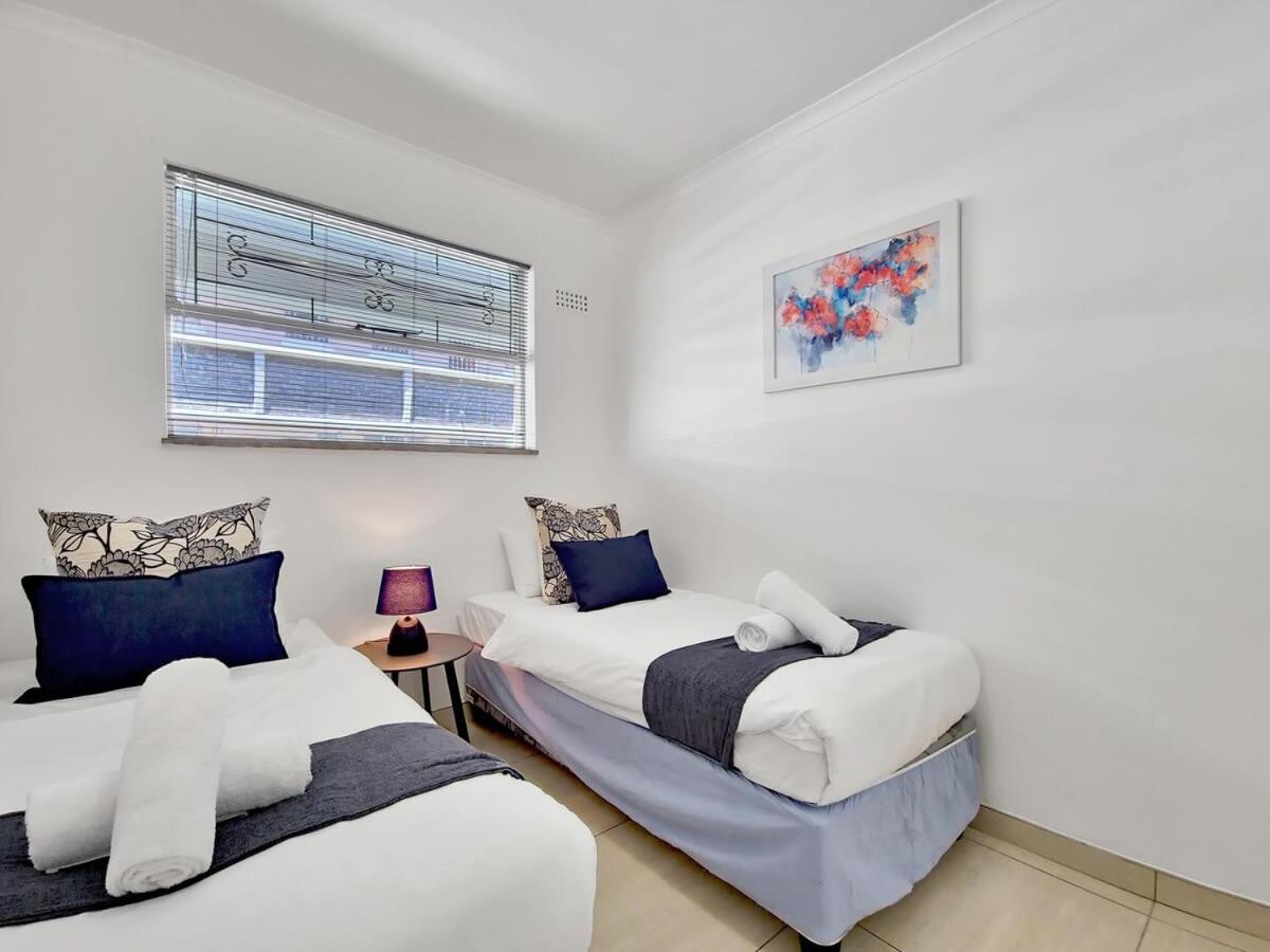 Central, Secure, Good Wifi- With Parking Apartamento