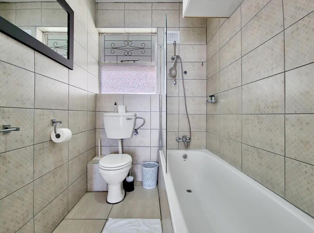 Central, Secure, Good Wifi- With Parking * Cidade Do Cabo