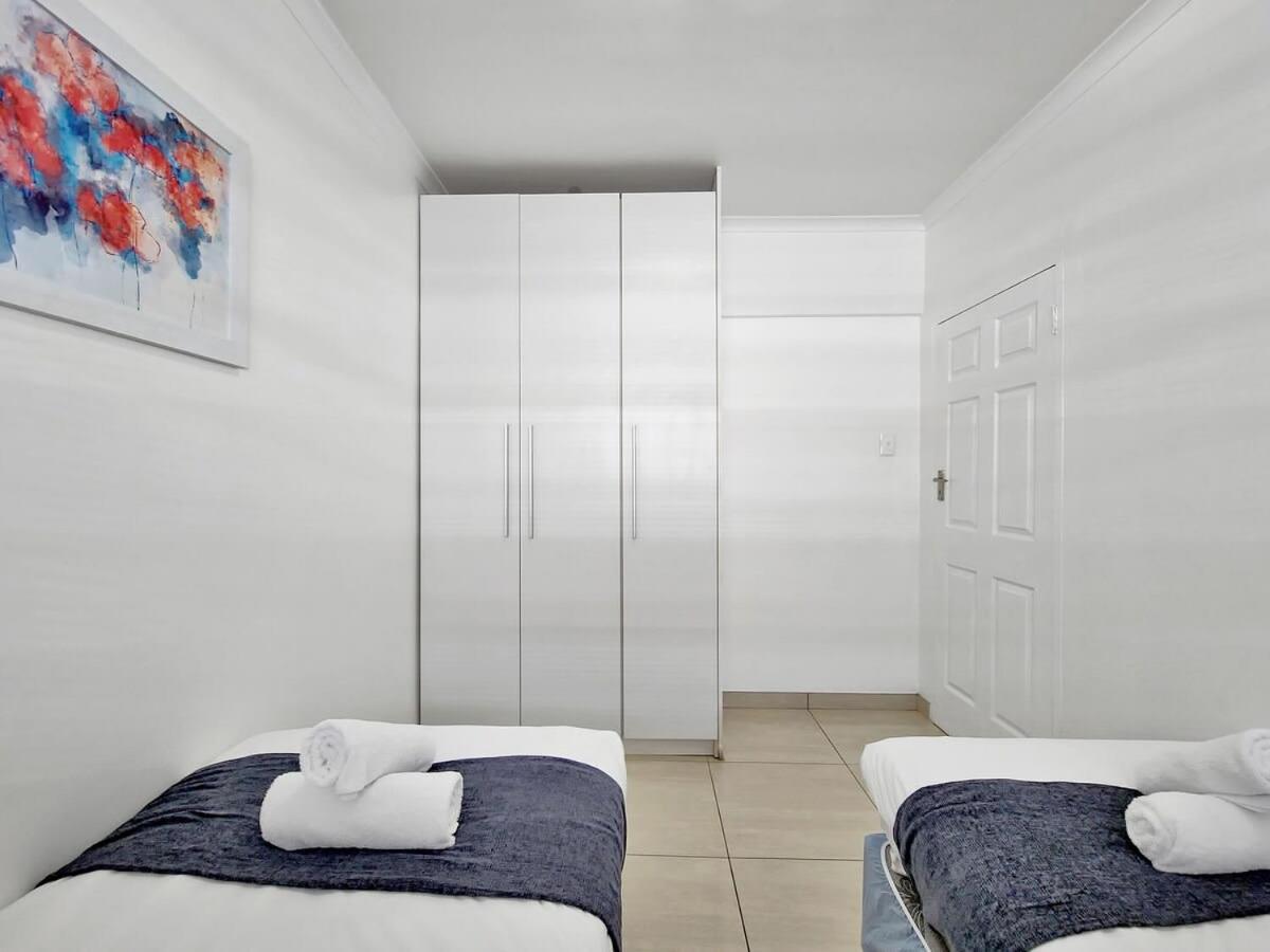 Central, Secure, Good Wifi- With Parking